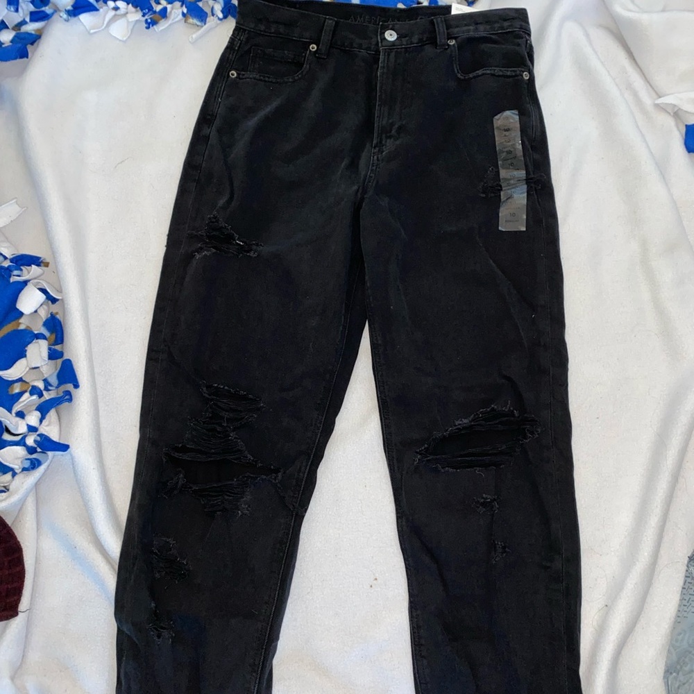 Brand new AE black mom jeans.